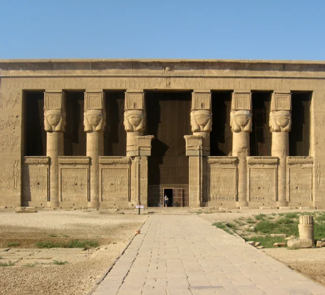 Дендера: один из самых сохранных храмовых комплексов Египта