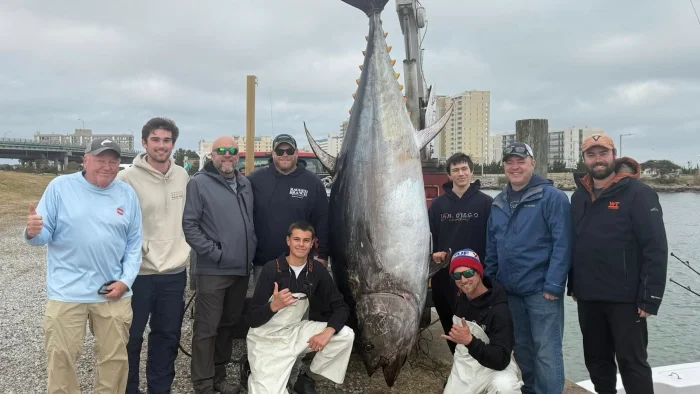 Рыбак похвастался рекордным уловом весом почти 380 кг