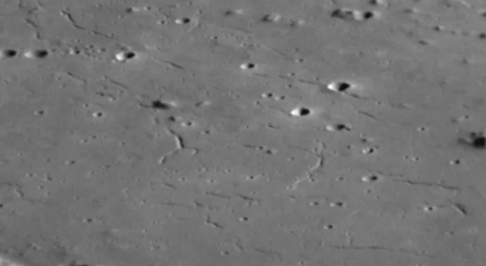 Вулканический загадочный кратер Абедин на Меркурии