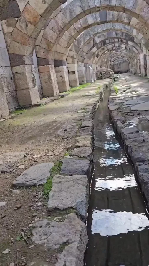 Древнеримский акведук, который исправно служит спустя 2000 лет