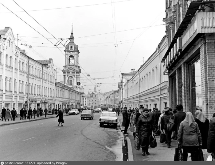Назад в СССР: Москва 80-х vs наши дни – ностальгические фотосравнения