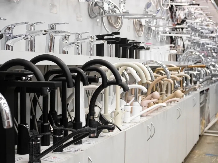 Оптовые поставки сантехники: как выбрать надежного поставщика и не потерять деньги