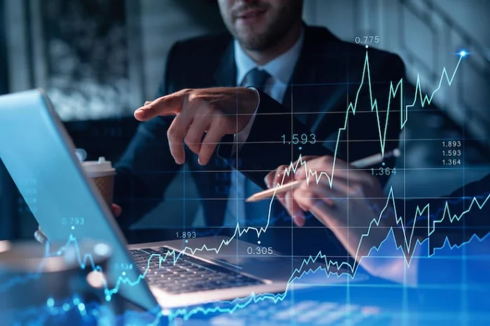 Современные онлайн-инвестиции и управление капиталом в 2026 году