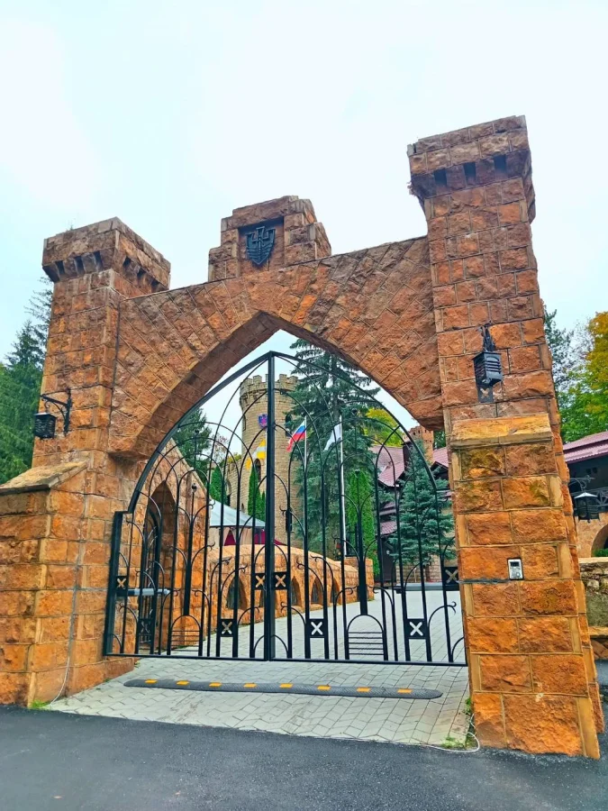 🏰 Замок коварства и любви — легендарный утёс Кисловодска