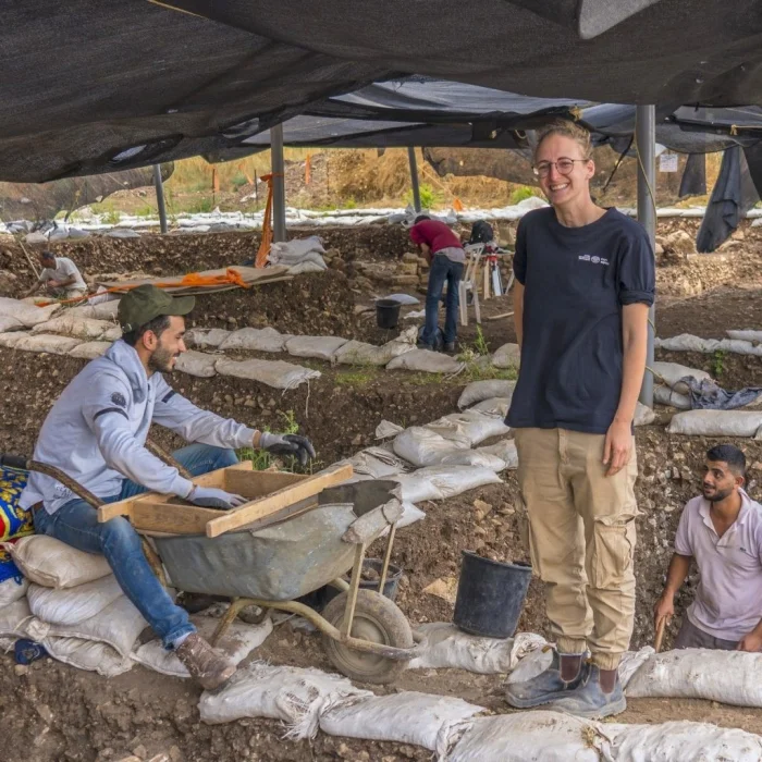 7000-летние страусиные яйца нашли археологи в израильской пустыне