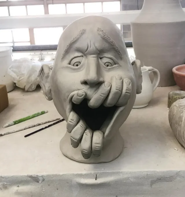 Керамика с мотивами хоррора