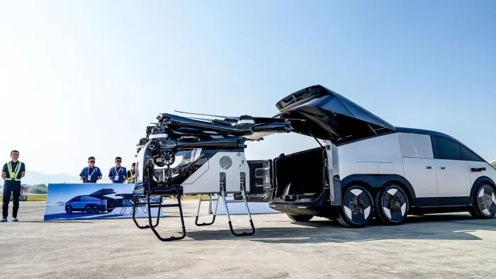 Китай выпустил первый в мире серийный летающий автомобиль