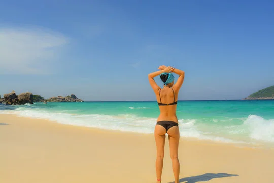 Красотки и море