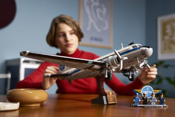 LEGO представила коллекционный набор для любителей авиации.