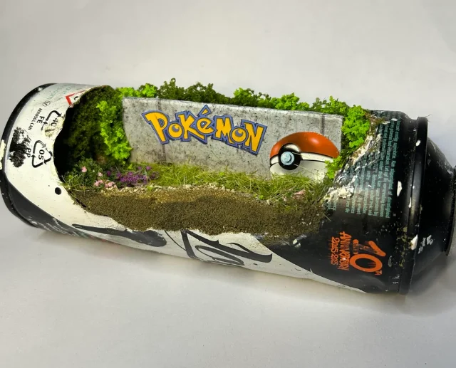 Маленькие шедевры внутри обычных банок от краски