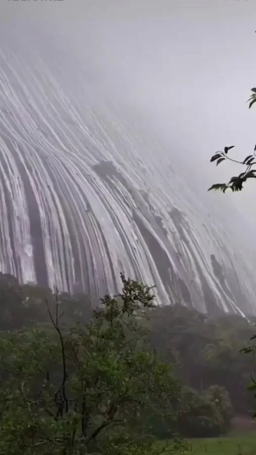 Мощный ливень превратил гору в водопад