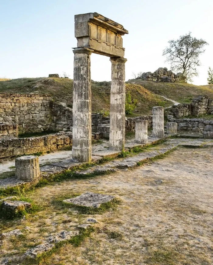 🏛 Руины древнего Пантикапея
