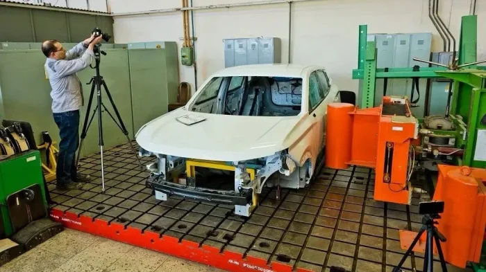 АвтоВАЗ заверил в безопасности кроссовера Lada Azimut