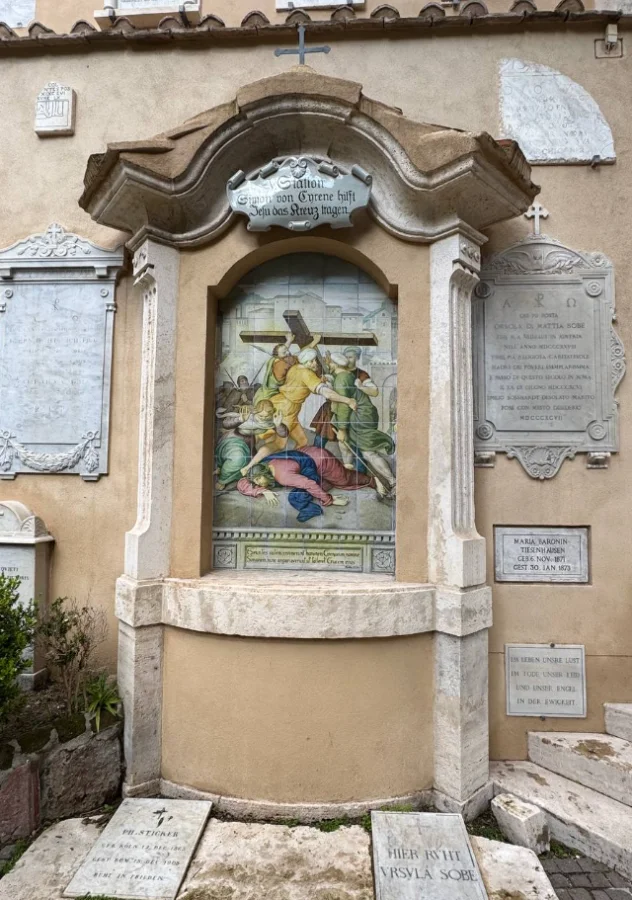 Что представляет собой Тевтонское кладбище в Ватикане