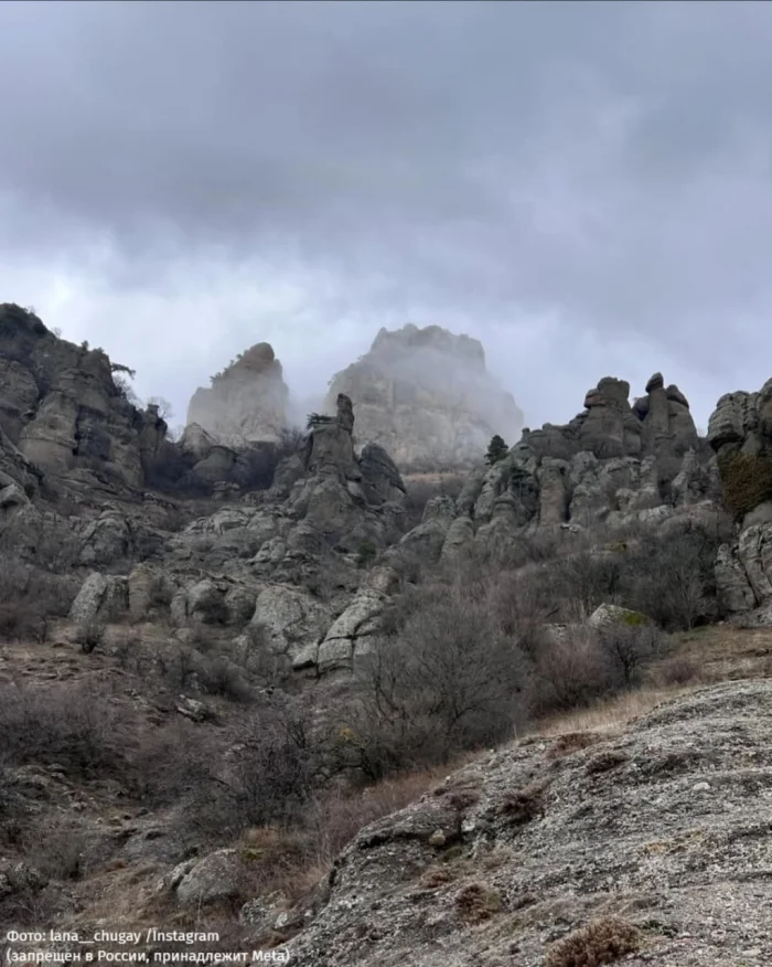 🌄 «Долина привидений» в Крыму — древние исполины, хранящие легенды