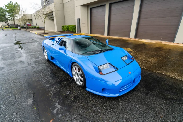 Потерянный на 25 лет Bugatti EB110 нашли и выставили на продажу