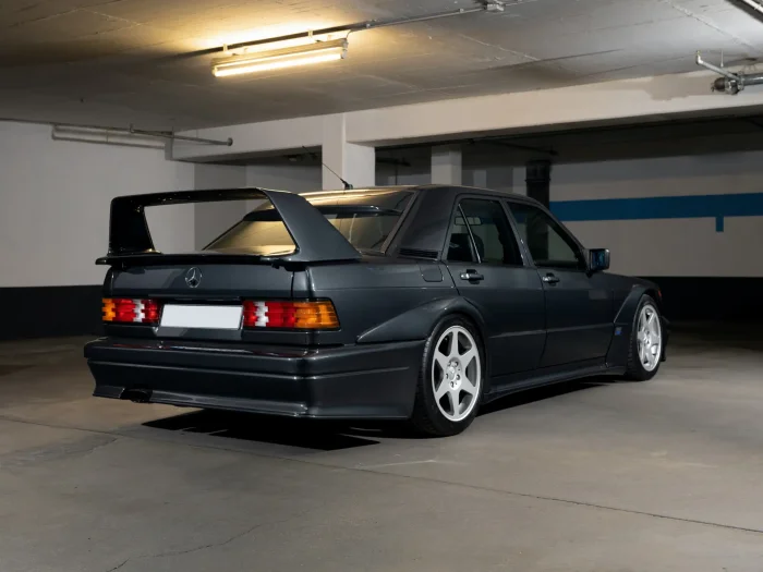 Три года на реставрацию: старый Mercedes выставят на продажу за 350 тысяч евро