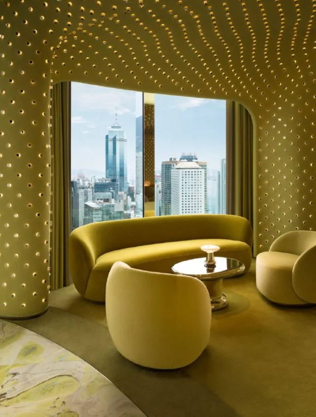 В Гонконге начал работу бар Peridot с панорамным видом на город