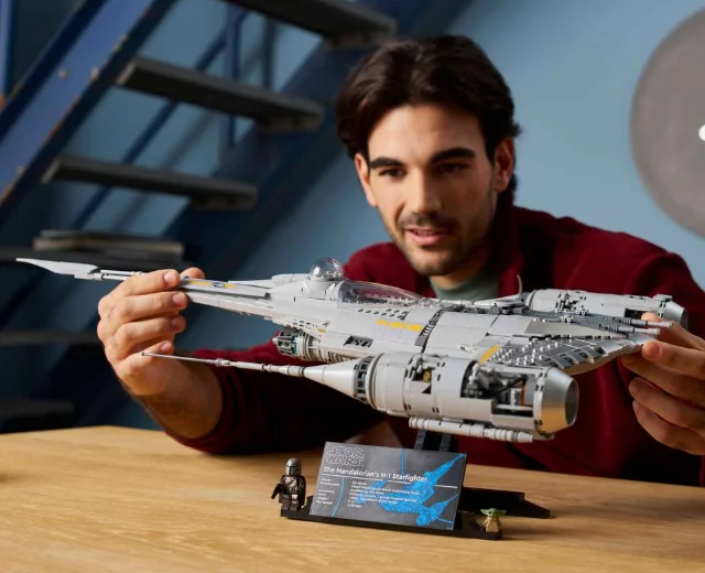 Вышел новый набор LEGO — космический истребитель из Star Wars