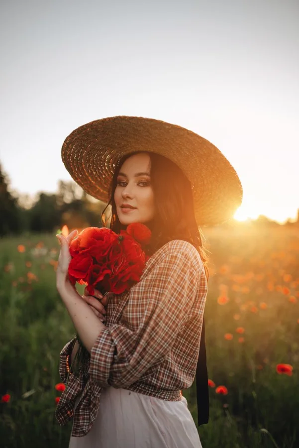 Женщина в шляпе...