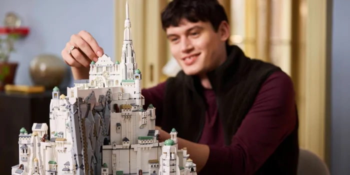 Lego представила гигантский набор Минас Тирита из «Властелина колец» — в нём больше 8 000 деталей