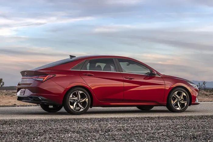 Hyundai показала новую Elantra с ИИ, который умеет общаться как ChatGPT