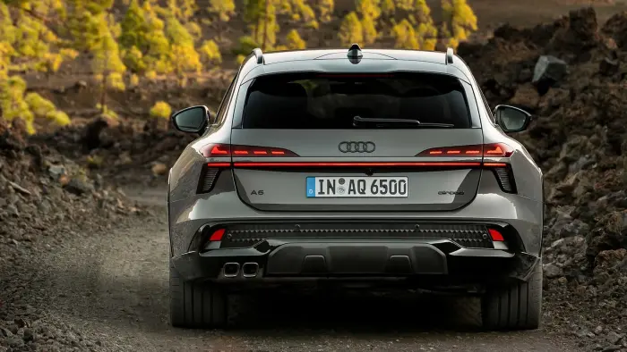Новая Audi A6 обзавелась модификацией allroad