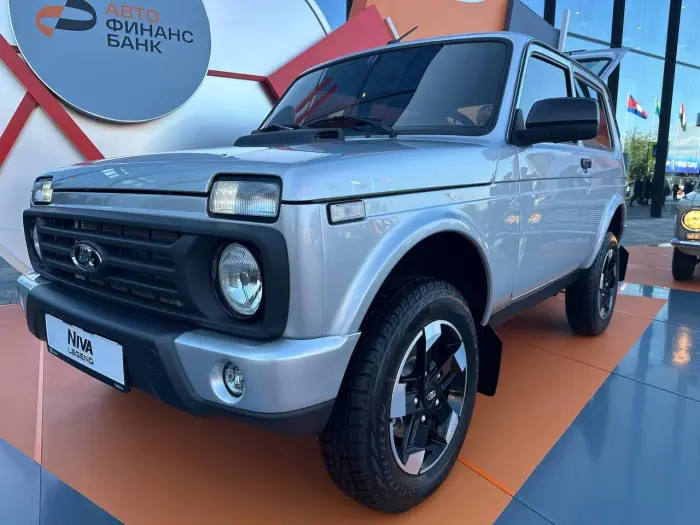 Обновлённая NIVA Legend дебютировала на ПМЭФ от АвтоВАЗа