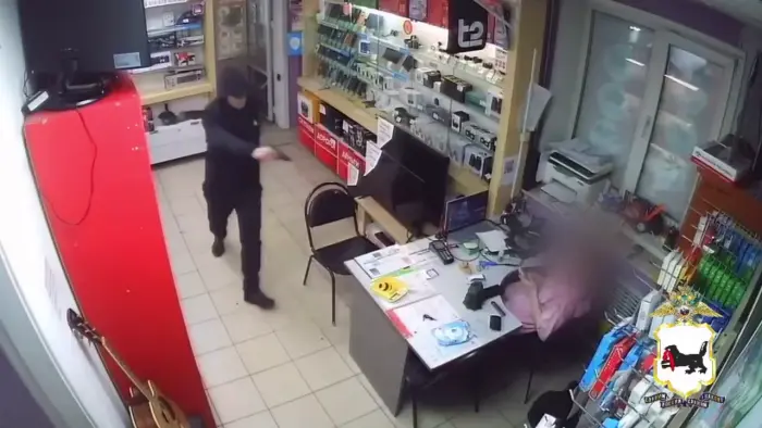 В Иркутской области мужчина ограбил магазин с игрушечным пистолетом